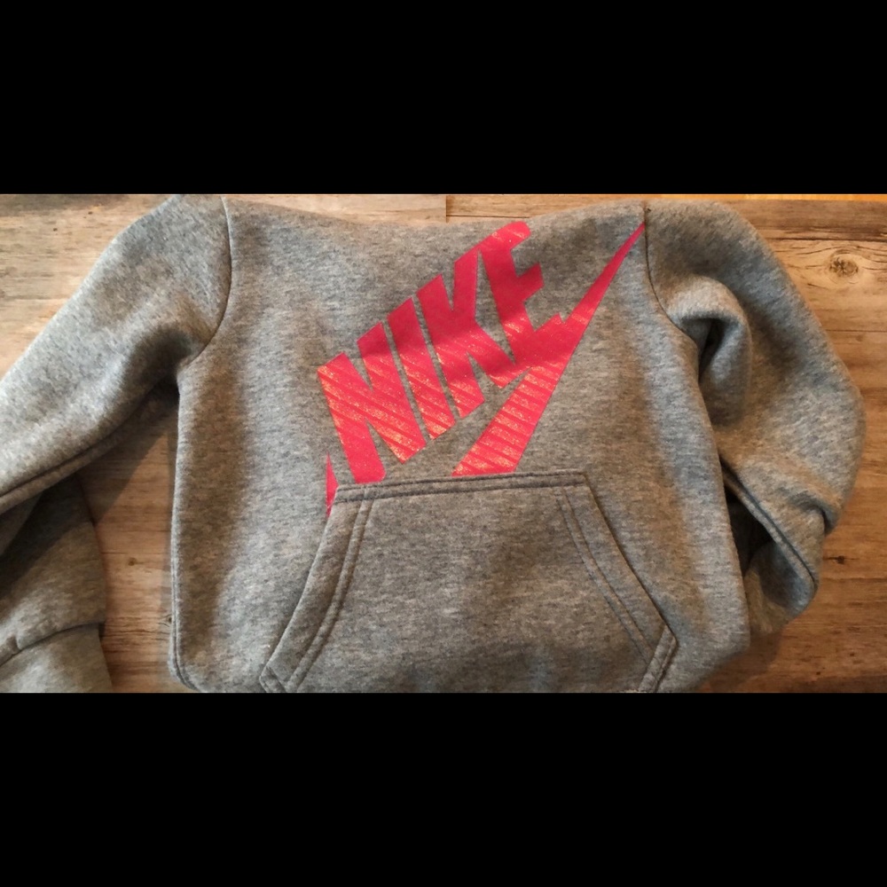 Size 3T Nike Sweater, long sleeve!